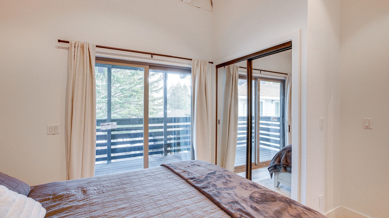 Photo of Bedroom in Tahoe Keys