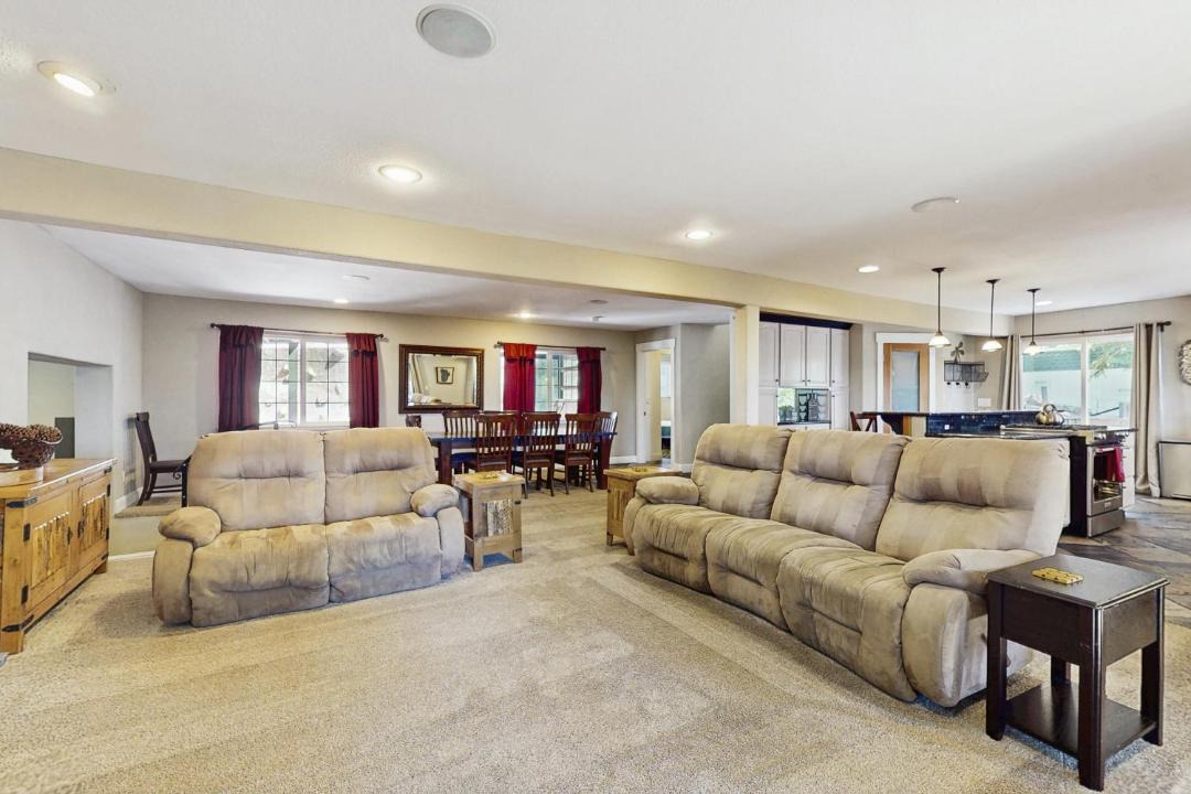 Photo of Others in Country Club Estates