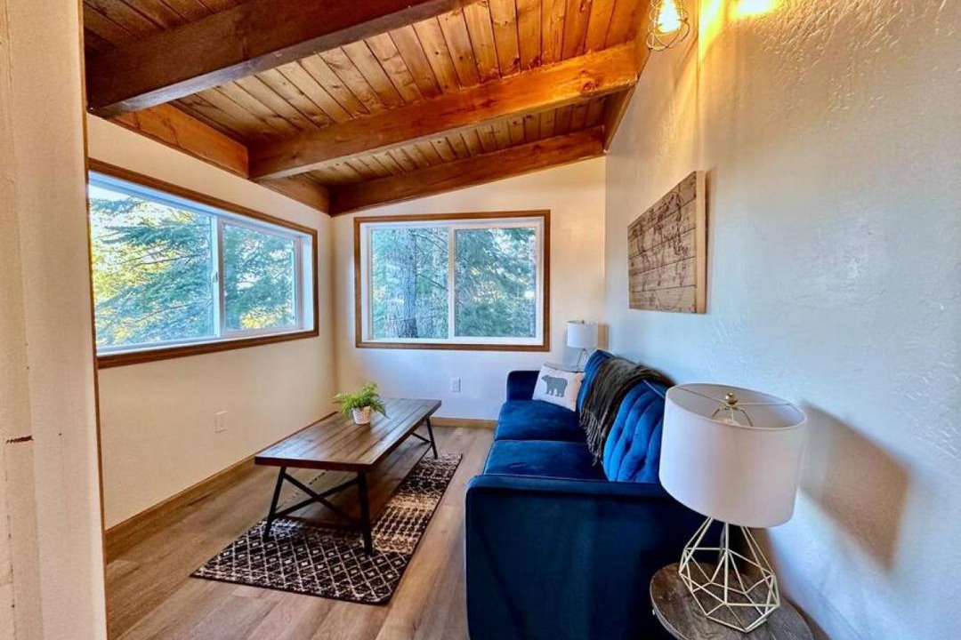 Photo of Livingroom in Country Club Estates
